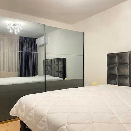 Panorama Apartment *